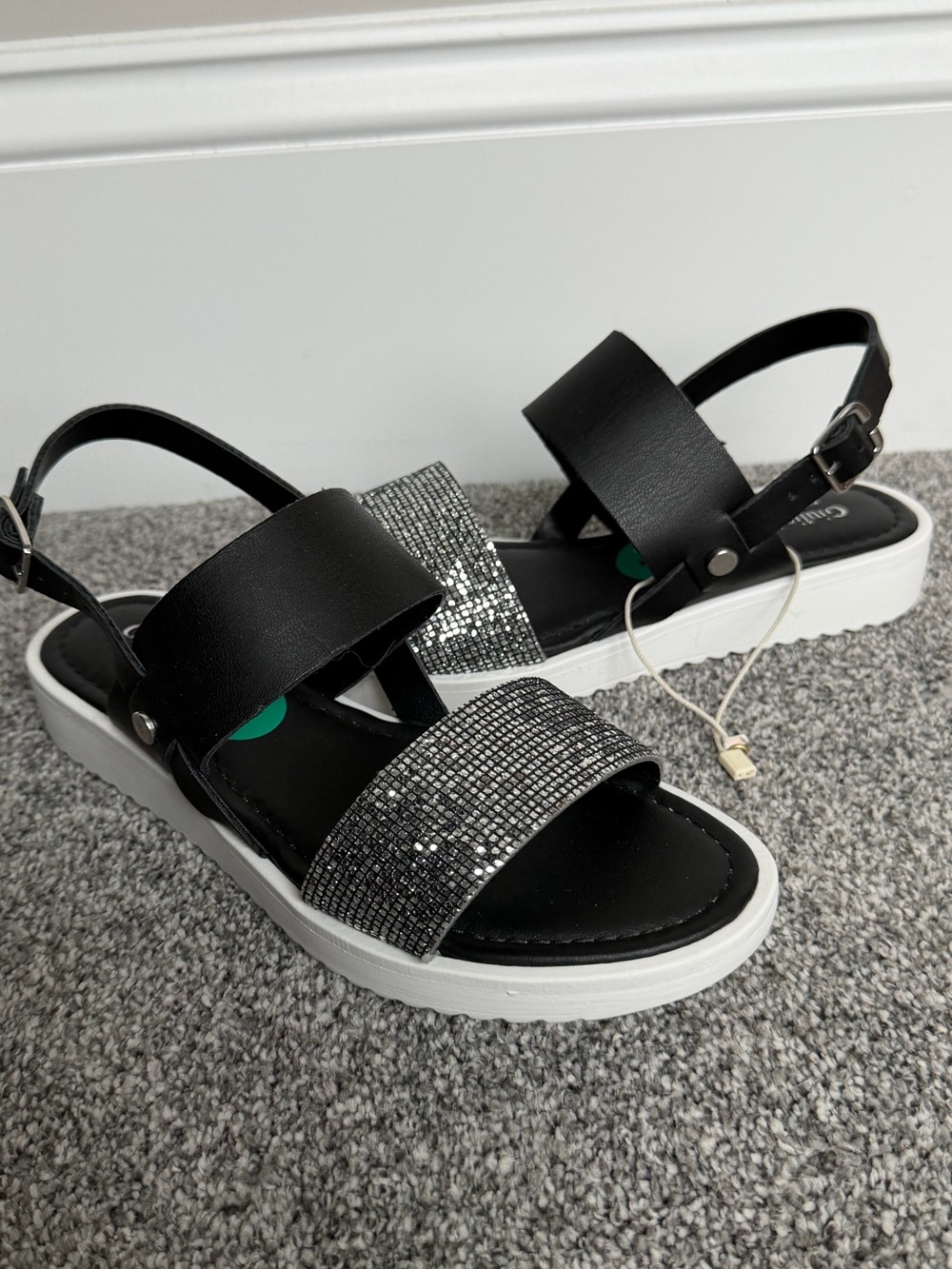 NWT Girls Giulia Palai Sandals